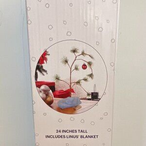 PEANUTS "IT JUST NEEDS A LITTLE LOVE" TREE - 24" TALL